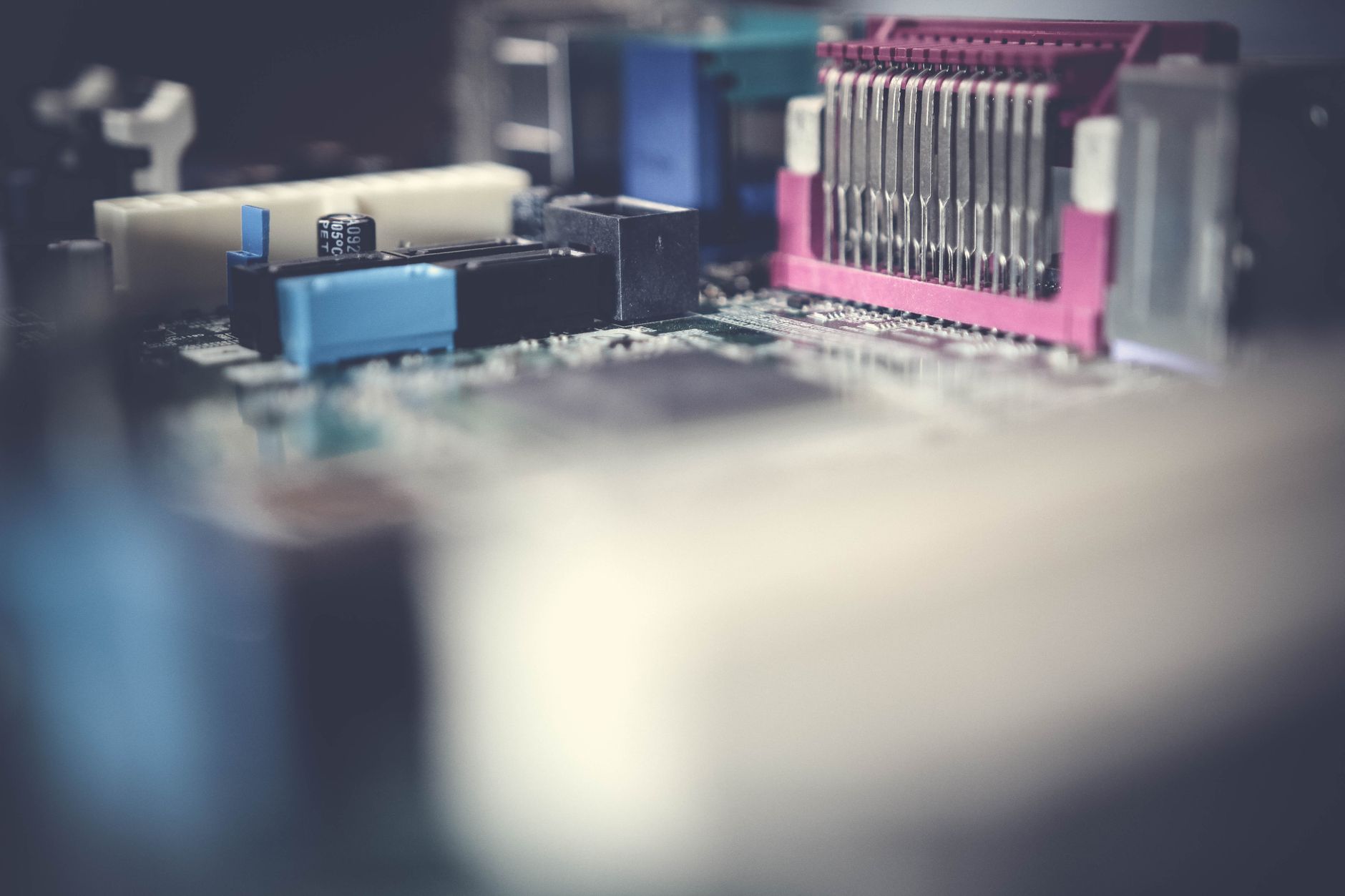 Tech & Frontiers